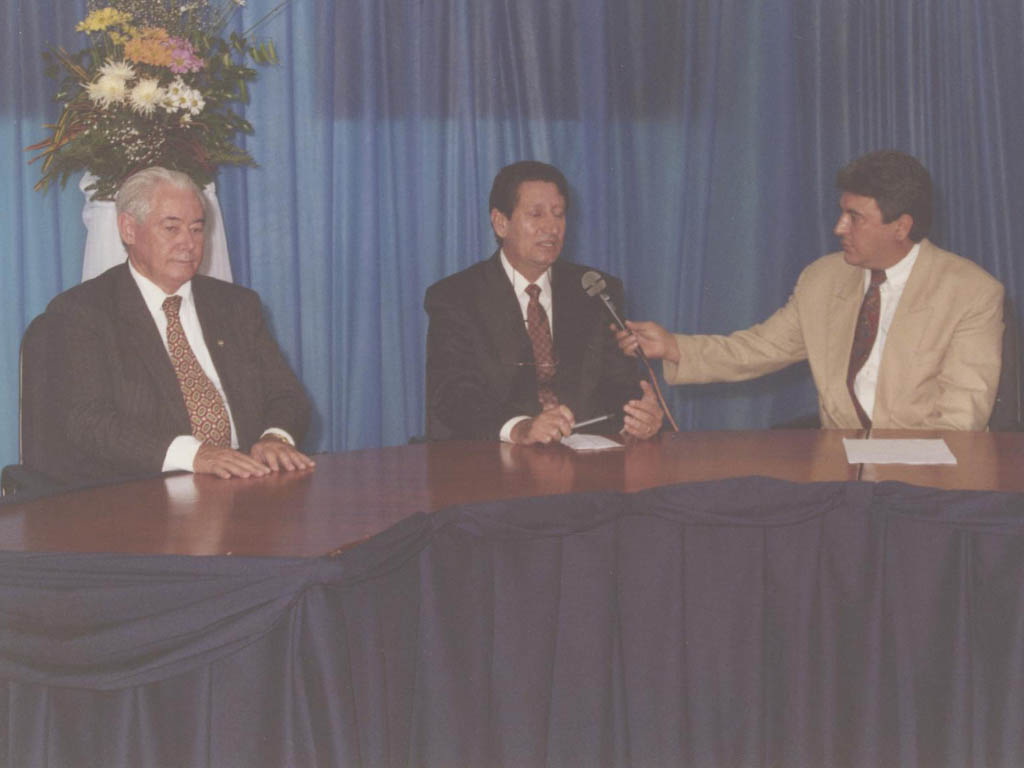 1997 - Criação da TV Educativa UNIANA (Hoje UEG TV)
